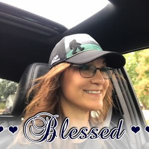 Meet your Posher, Sundie